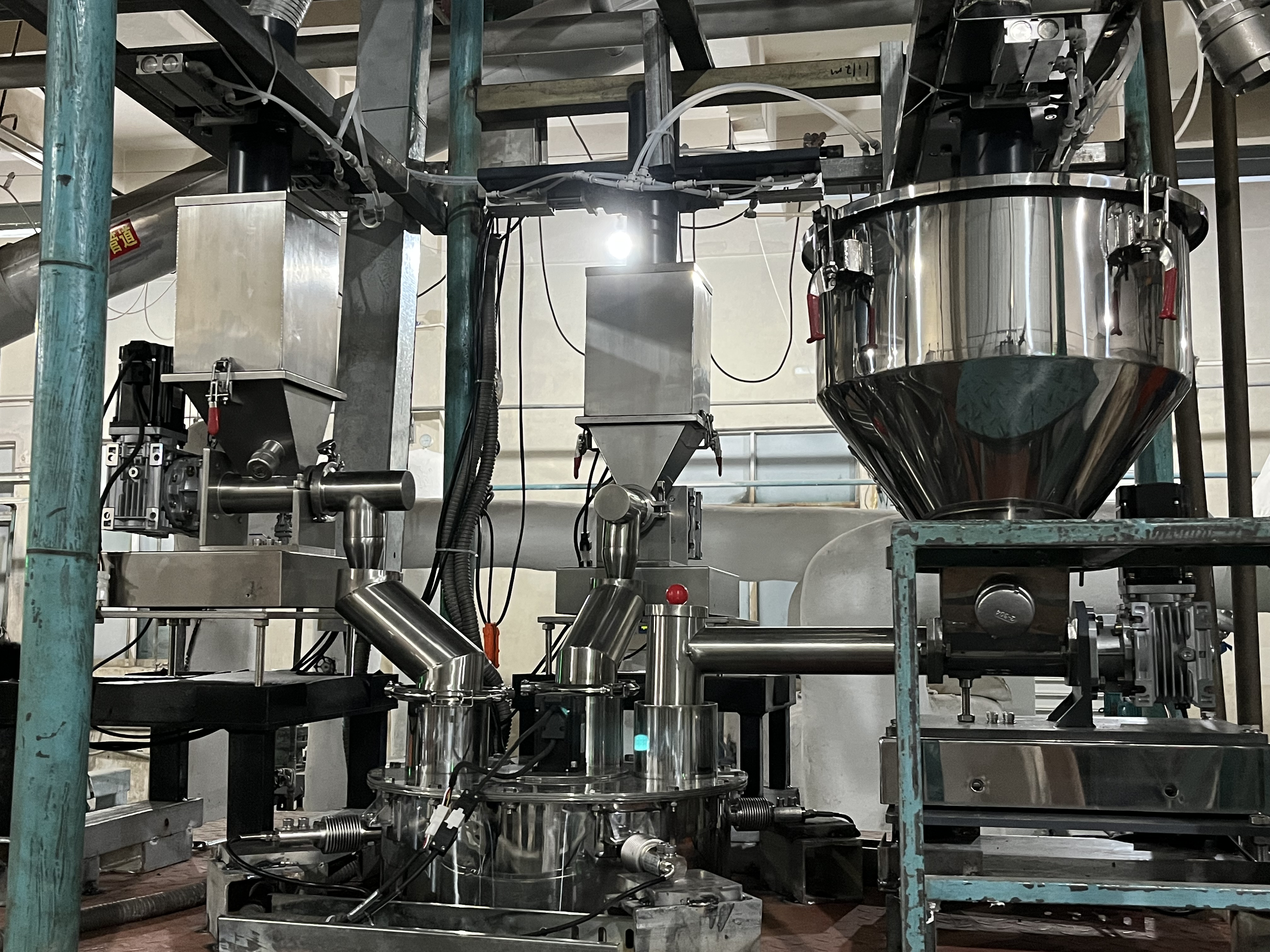 失重秤是什么，在色母機中起到什么作用？